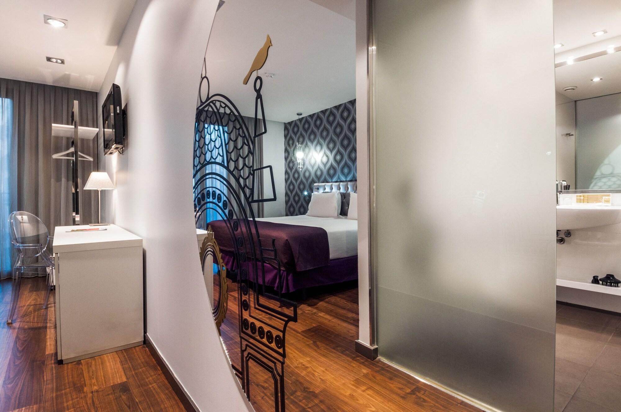 Ikonik Ramblas Hotell 4*