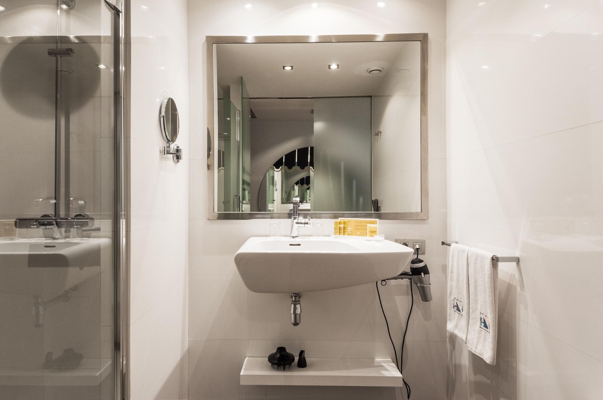 Hotell Ikonik Ramblas 4*