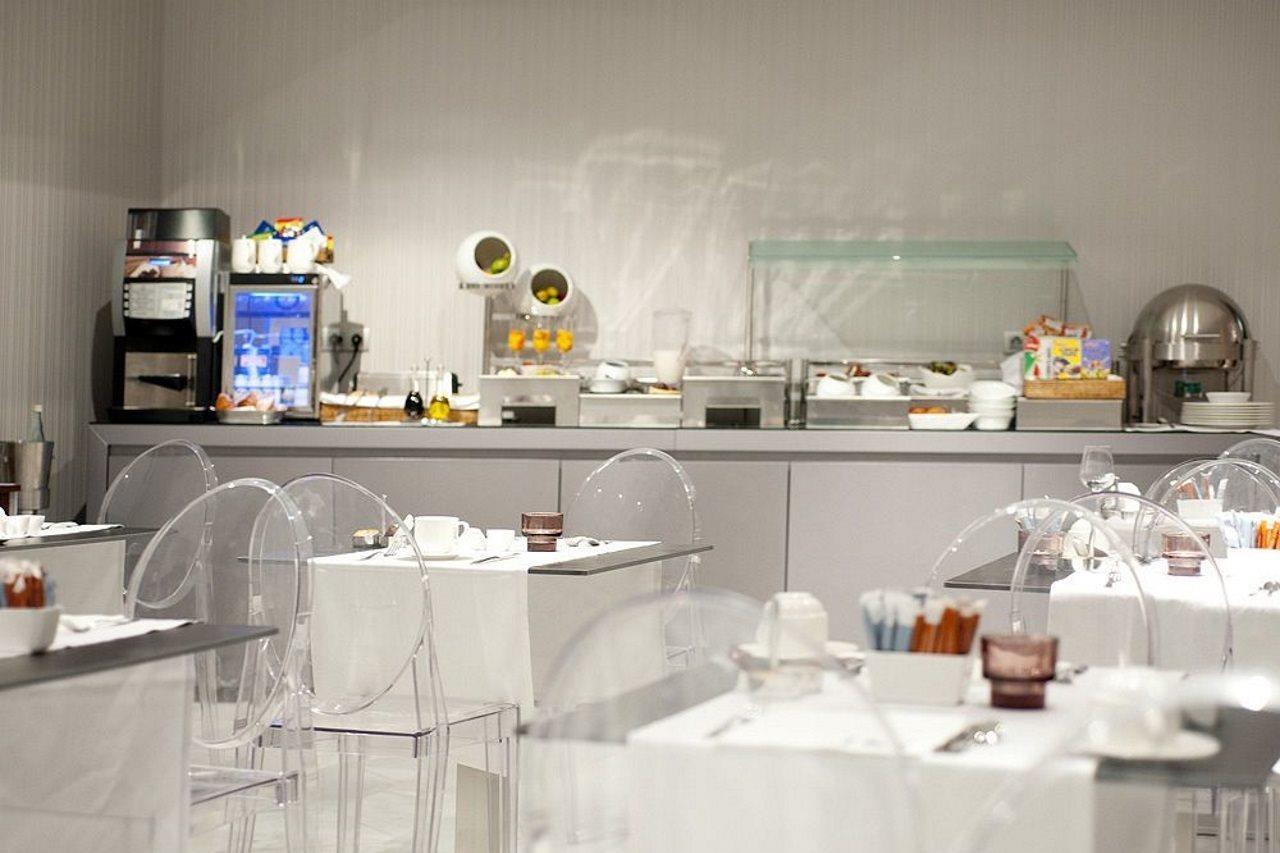 Ikonik Ramblas Hotell 4*